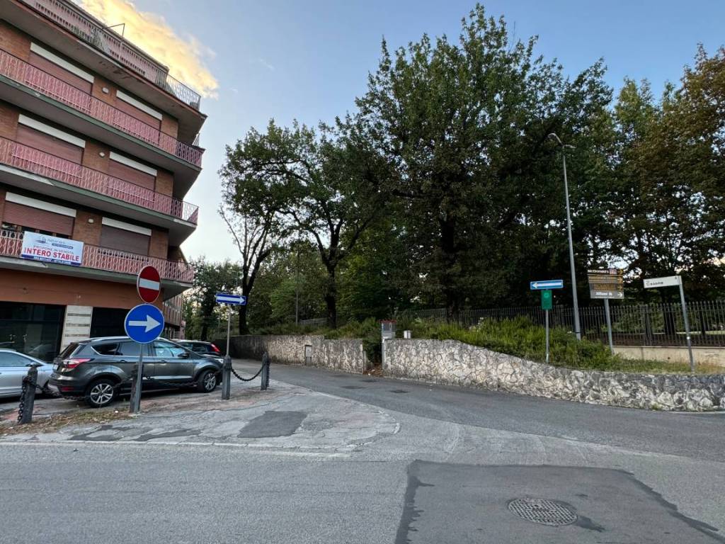 Palazzo / stabile a Frosinone in Via del Casone - Foto 2