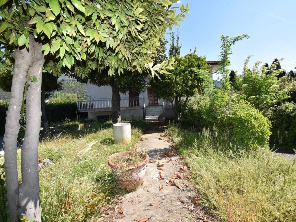 Villa a Pietrasanta in Via dei Mughetti - Foto 2