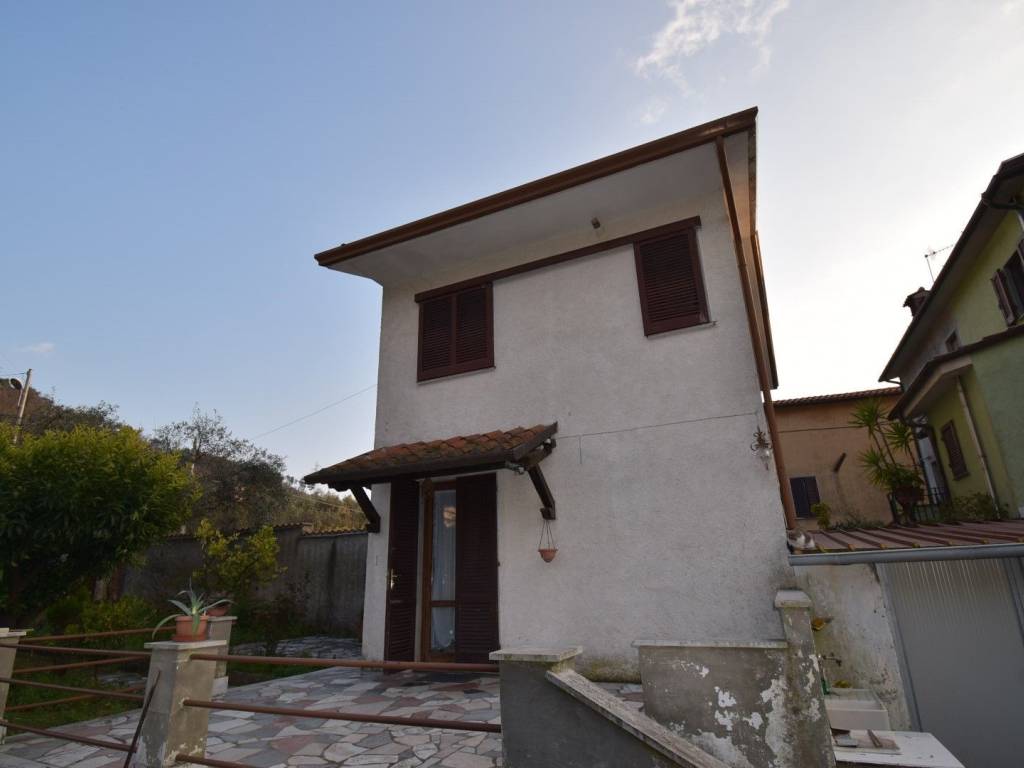 Casa indipendente a Pietrasanta in Via Solaio - Foto 2
