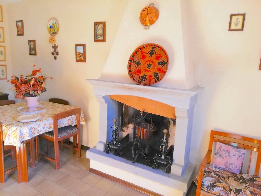 Casa indipendente a Poppi in Via Lastri, 11 - Foto 2