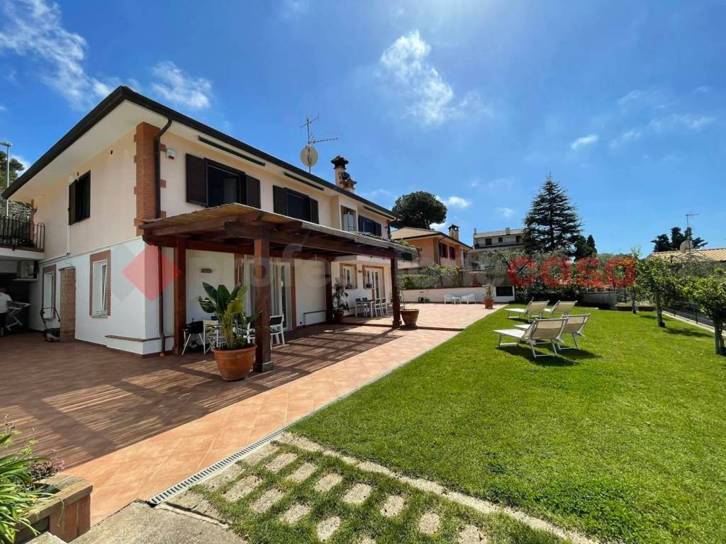 Villa a Sperlonga in Via Fontana della Camera, 635 - Foto 2