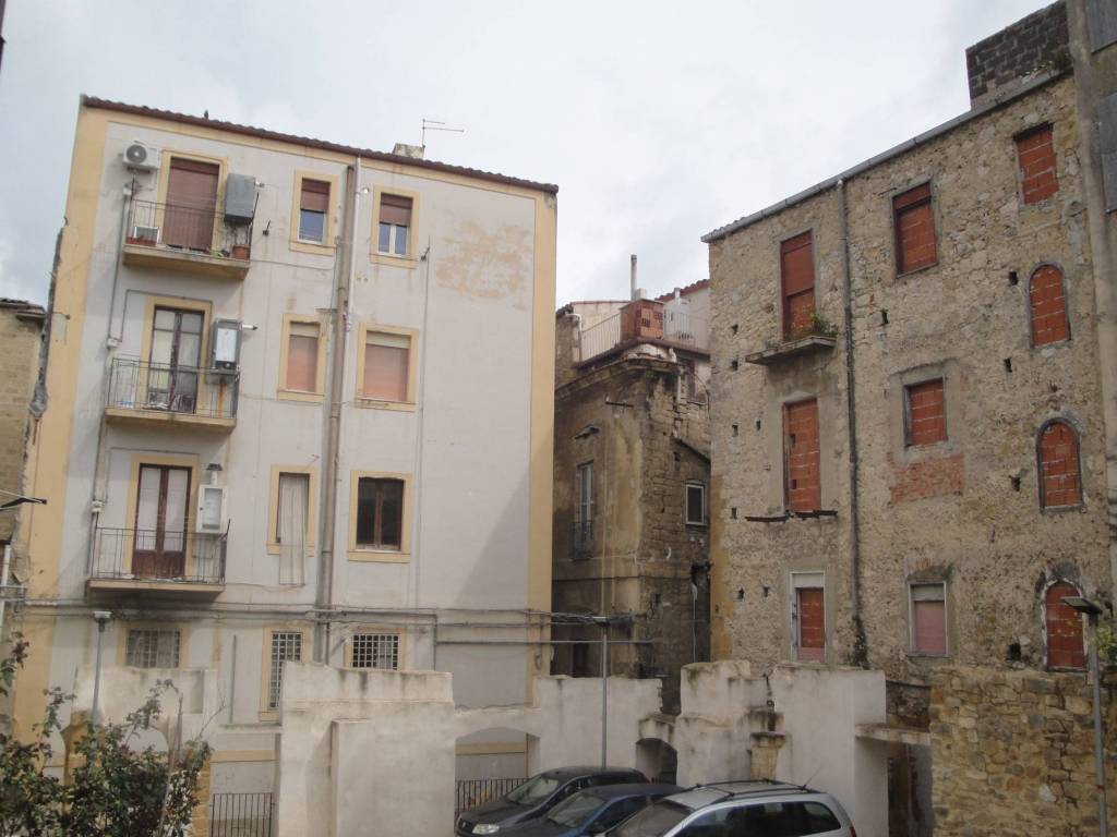 Palazzo / stabile a Caltanissetta in Via Girgenti, 18 - Foto 3