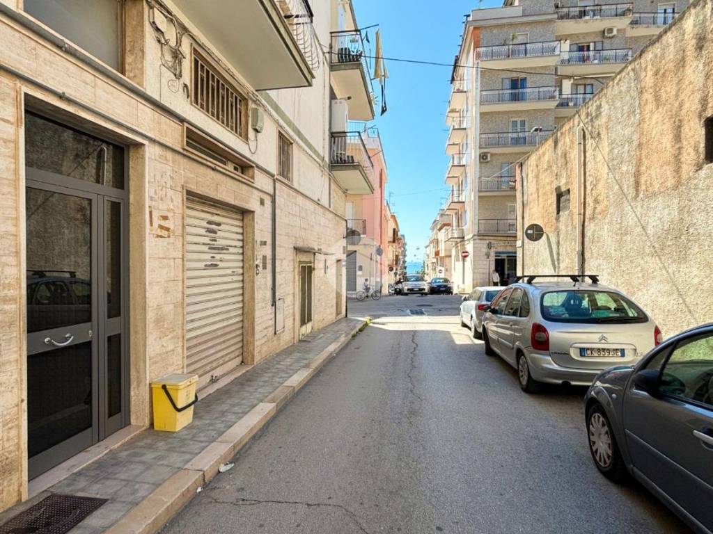 Box / garage a Manfredonia in Via Alessandro Volta - Foto 2