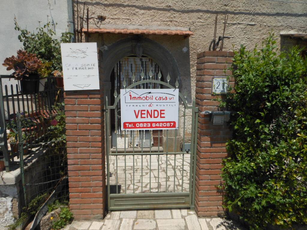Casa indipendente a Conca della campania in CONCA CAMPANIA - Foto 3