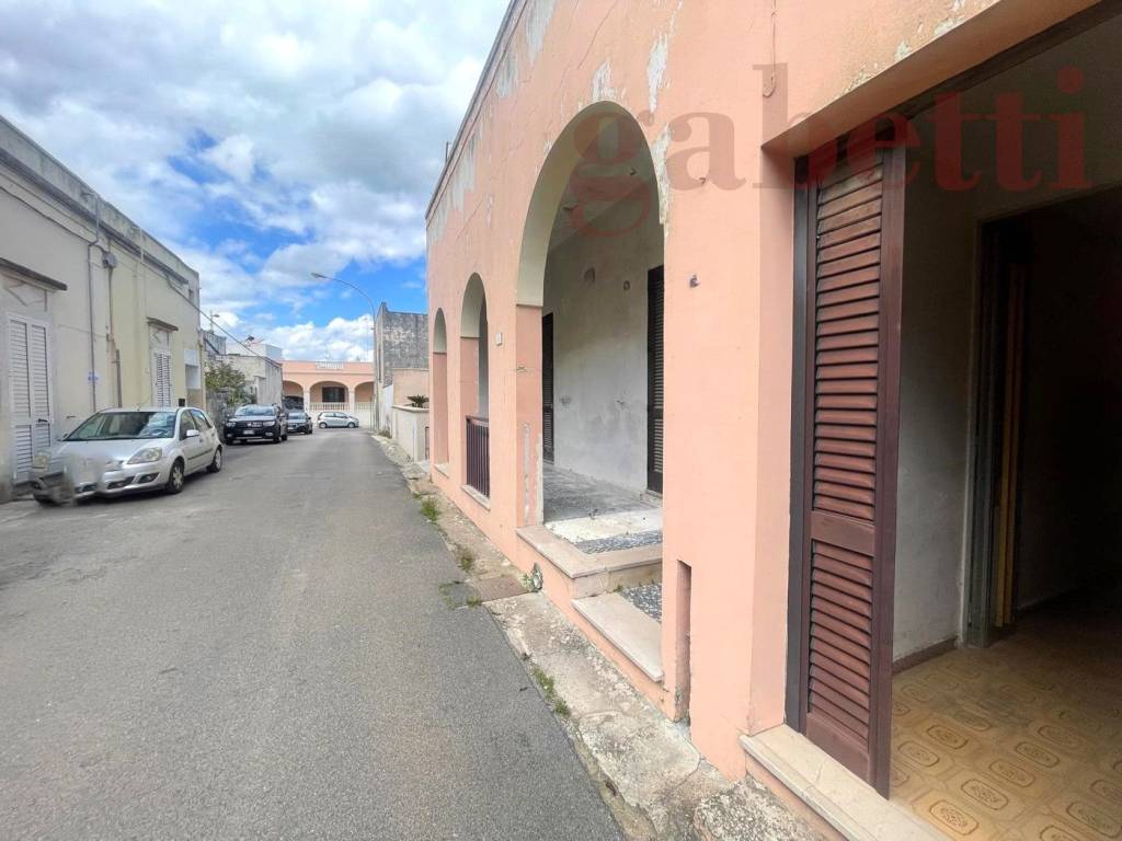 Casa indipendente a Spongano in via Giacomo Leopardi - Foto 4