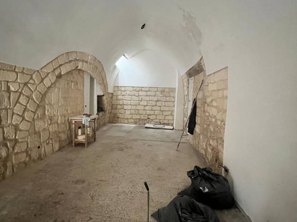 Palazzo / stabile a Andria - Foto 4