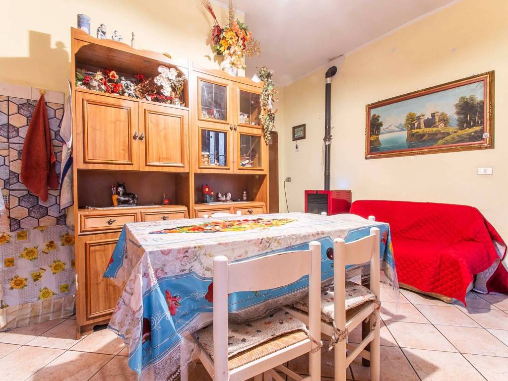 Appartamento a Gorla minore in Via Terzaghi, 14 - Foto 2