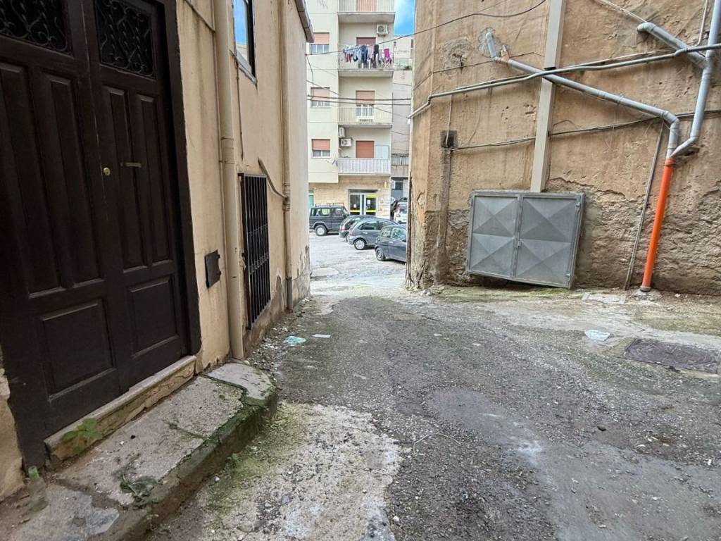 Box / garage a Caltanissetta in Piazza Luigi Pirandello, 6 - Foto 2