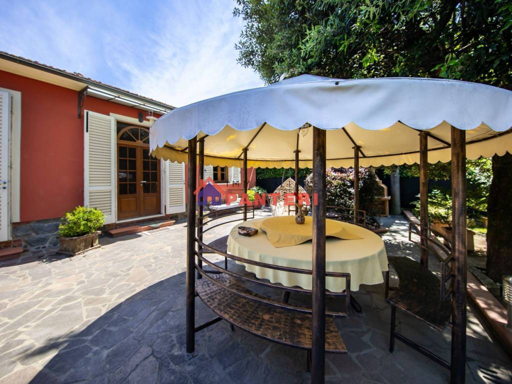 Villa a Pescia in Via del Paradiso - Foto 2