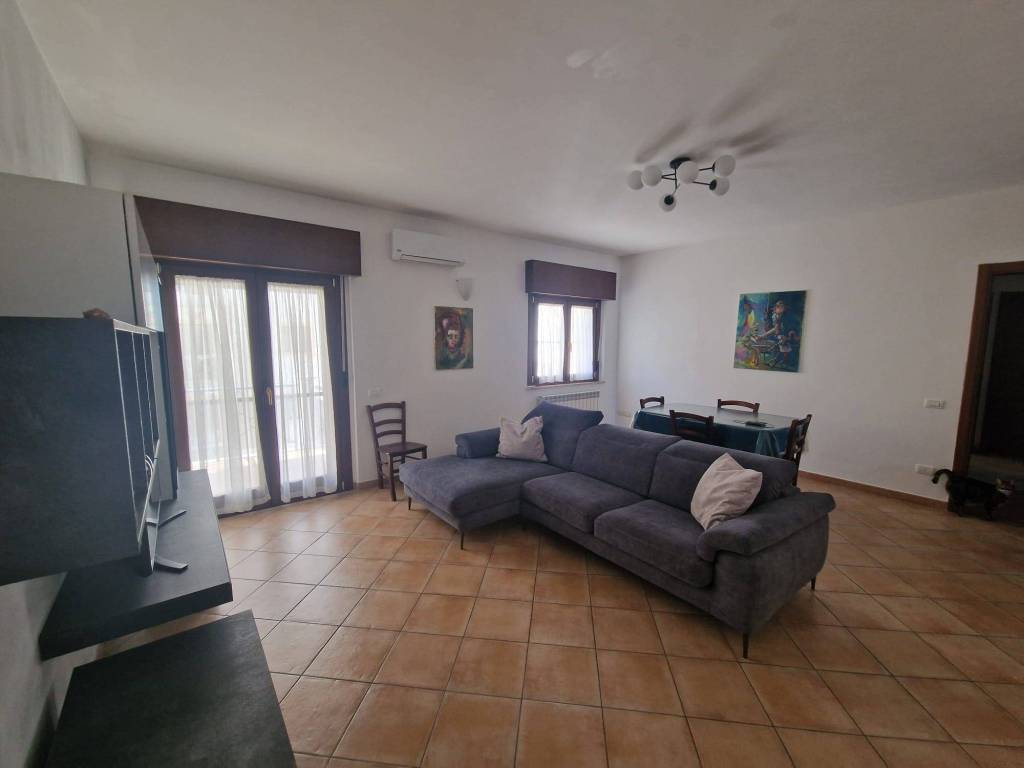 Appartamento a Crotone in Via Gioacchino da Fiore, 250 - Foto 2