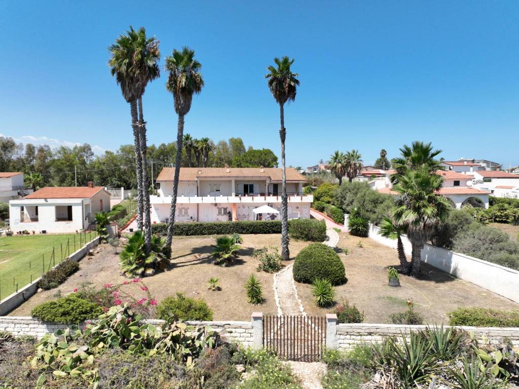 Villa a Siracusa in Via Filippo De Filippi, 5 - Foto 2