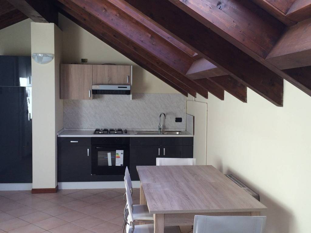 Attico / mansarda a Borgomanero in Via Palazzina, 36 - Foto 2