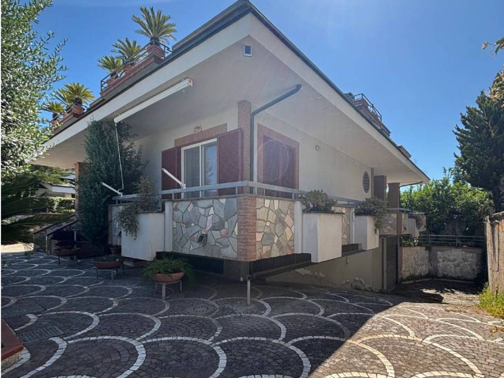 Villa a Santa maria capua vetere in Via Martiri del Dissenso, 75 - Foto 3