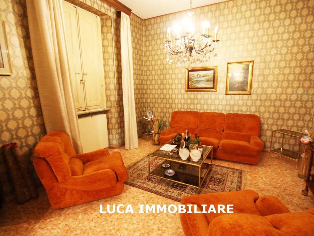 Villa a Pescia in Via di Celle, 18 - Foto 2