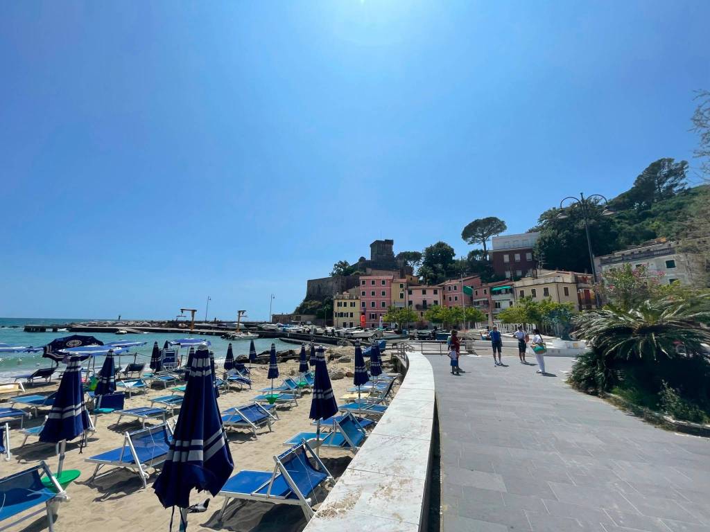 Appartamento a Lerici in Via A. Trogu, 22 - Foto 2