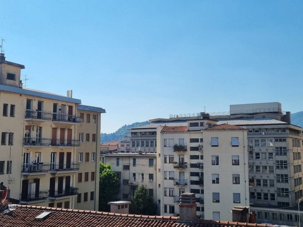 Appartamento a Como in Via Maurizio Monti, 53 - Foto 2