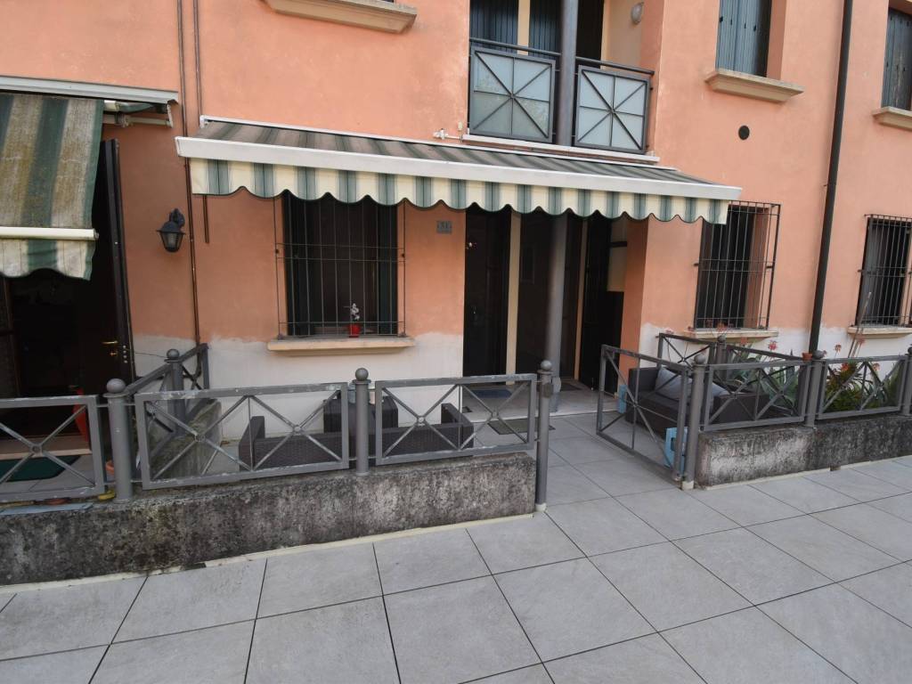 Appartamento a Guastalla in Via Edmondo De Amicis, 33 - Foto 2
