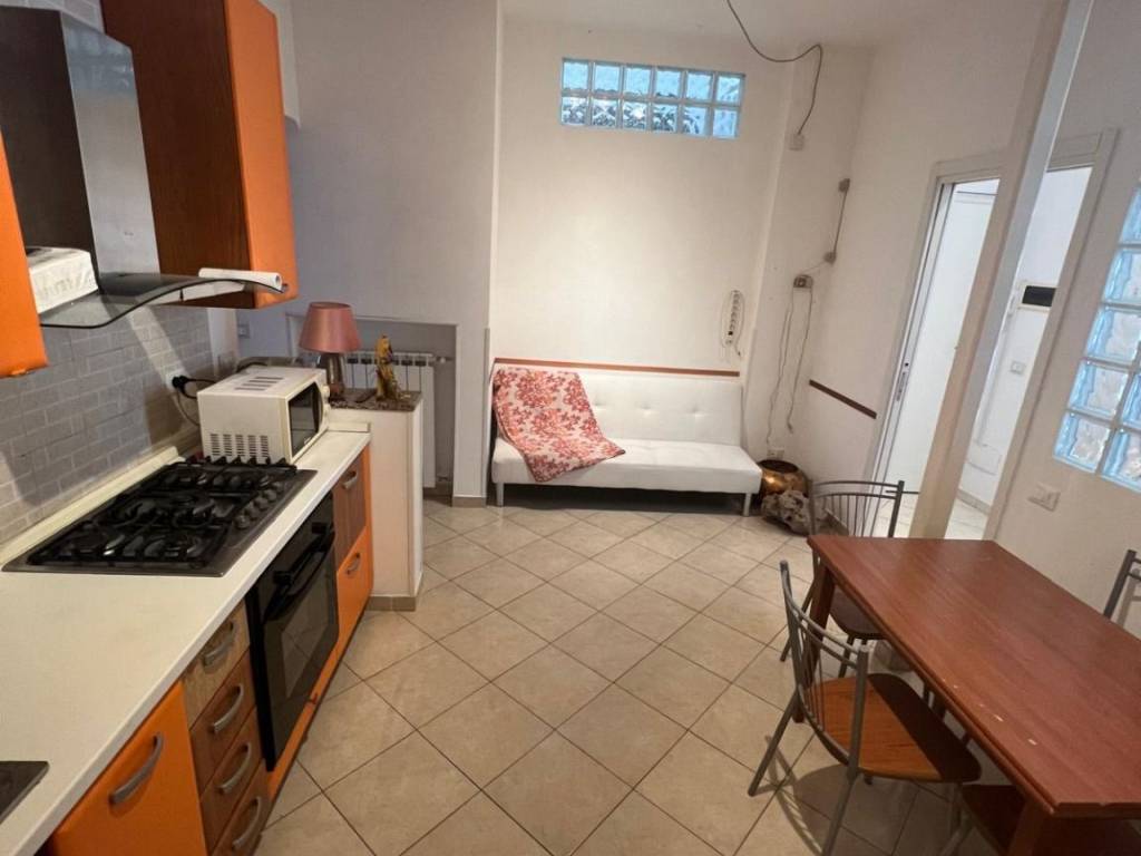 Appartamento a Finale ligure in Via Giovanni Porro - Foto 4