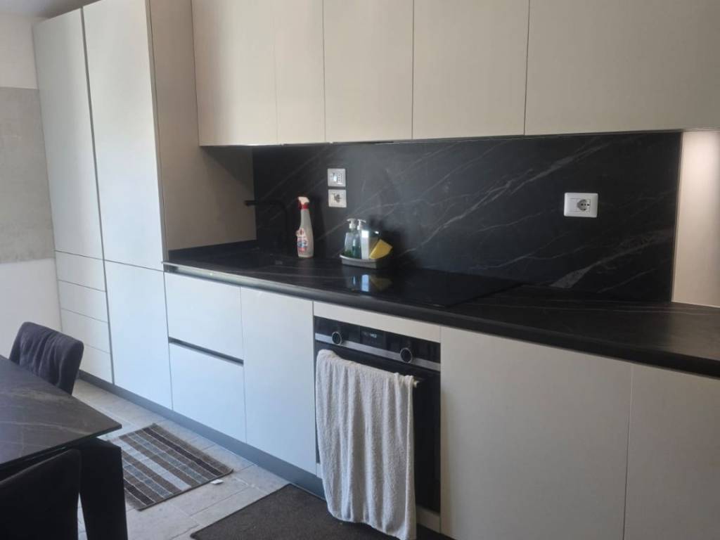 Appartamento a Civitanova marche in Via Edmondo De Amicis, 6 - Foto 2