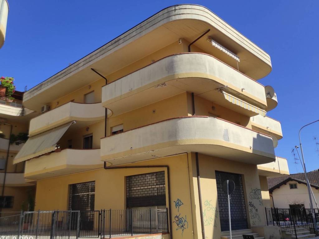 Appartamento a Alba adriatica in Via Nino Bixio, 7 - Foto 3