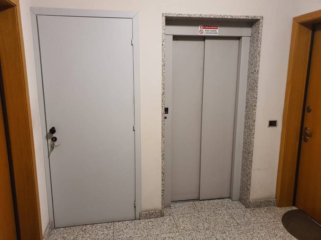 Appartamento a Erba in Via Giuseppe Mazzini, 35 - Foto 2