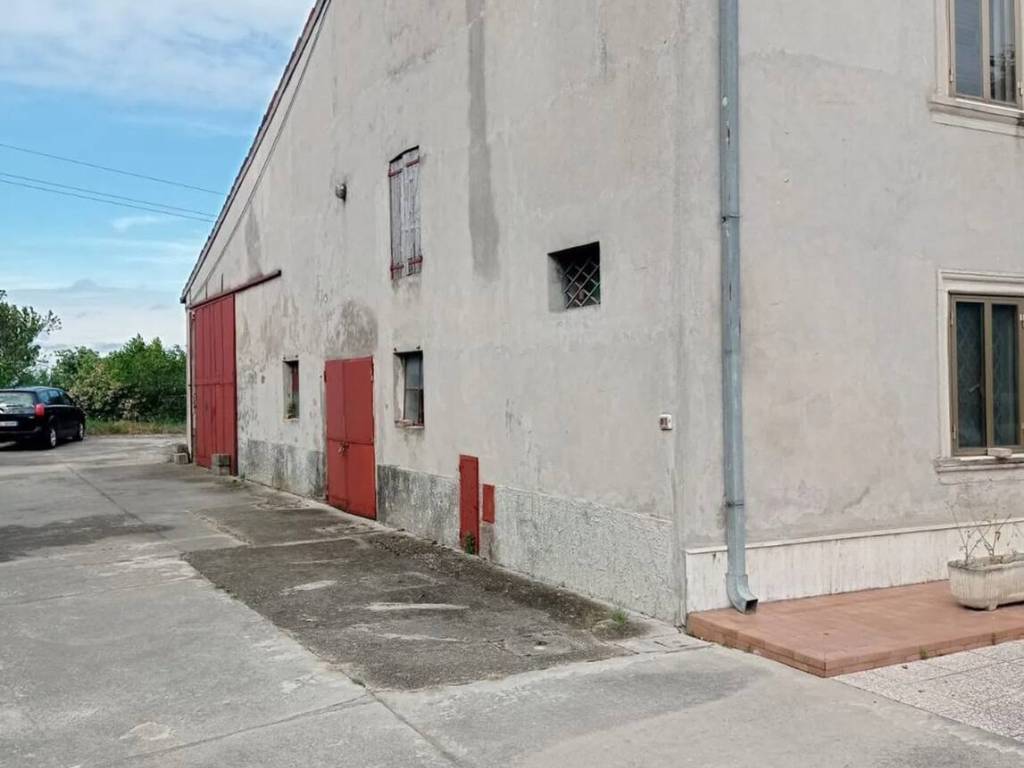Villa a Nogarole rocca in Via Vittorio Veneto S.N.C. - Foto 3