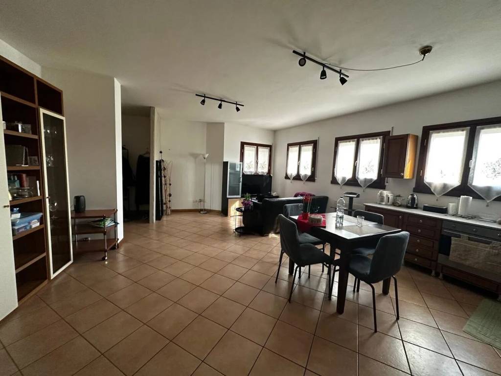 Appartamento a Erbè in Via Braida S.N.C. - Foto 5