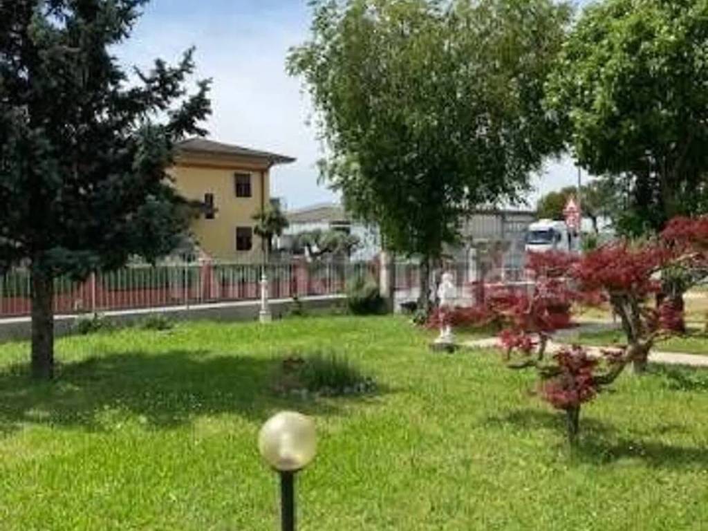 Villa a Vigasio in Via Trevenzuolo S.N.C. - Foto 2