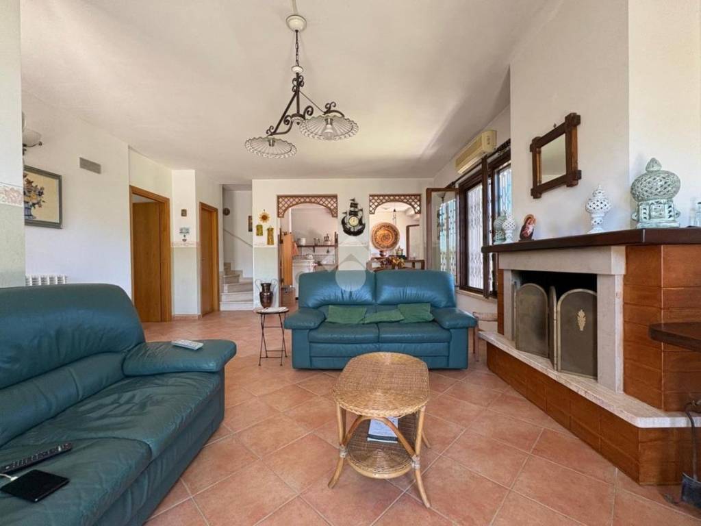 Appartamento a Fondi in villa Via Vincenzo Giovanni Burato, 3 - Foto 3