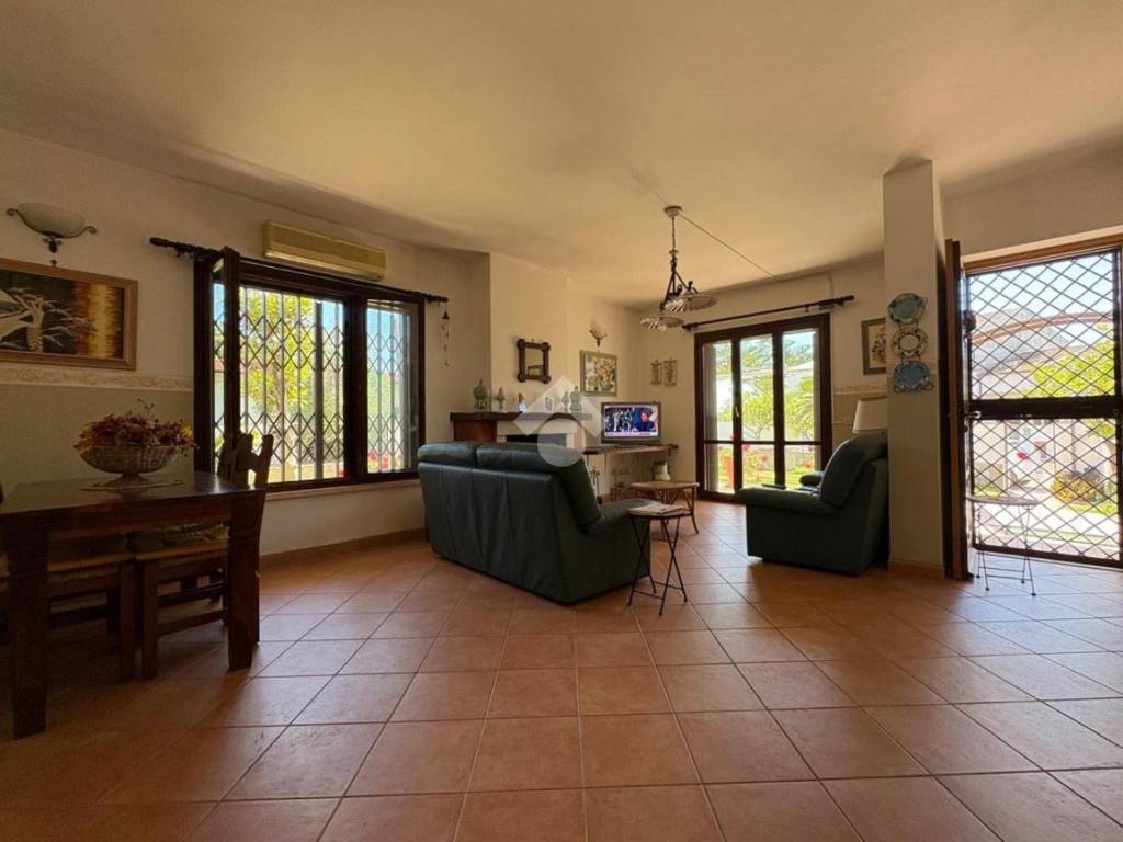 Appartamento a Fondi in villa Via Vincenzo Giovanni Burato, 3 - Foto 4