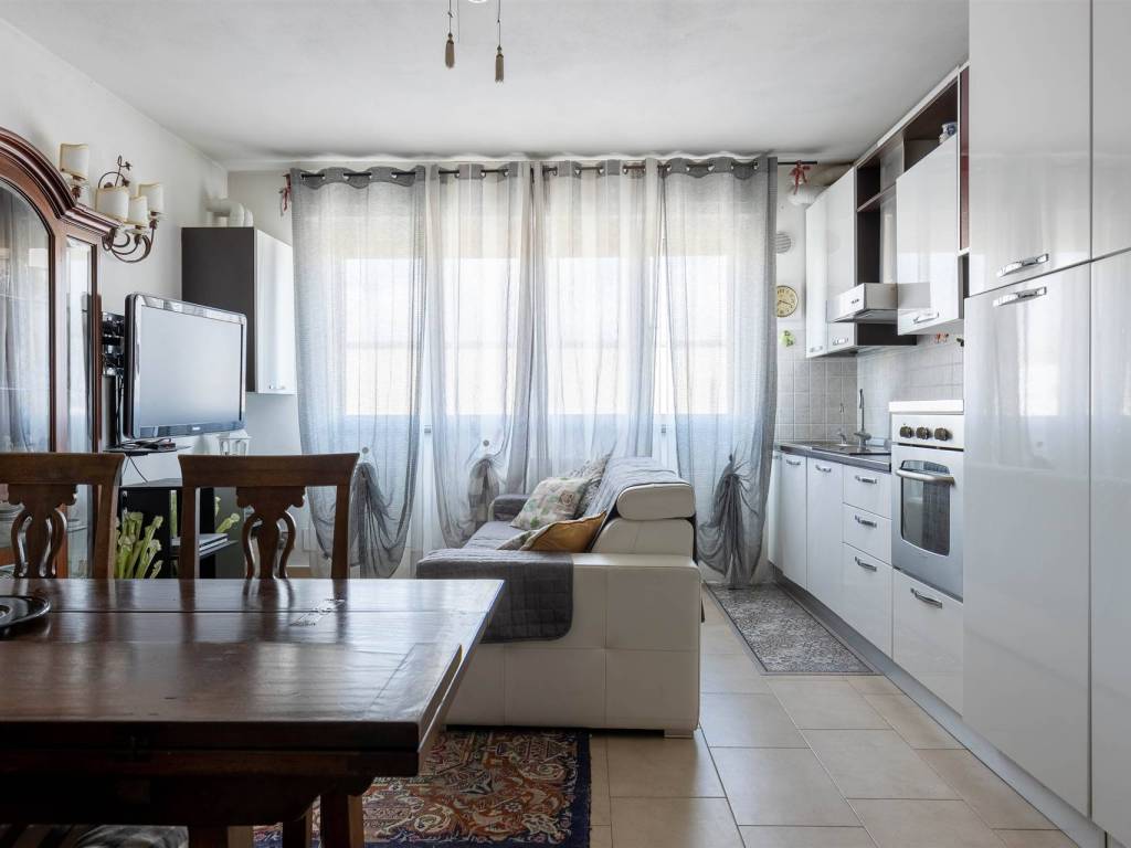 Appartamento a Pontedera in Via Filippo Turati, 21 - Foto 2