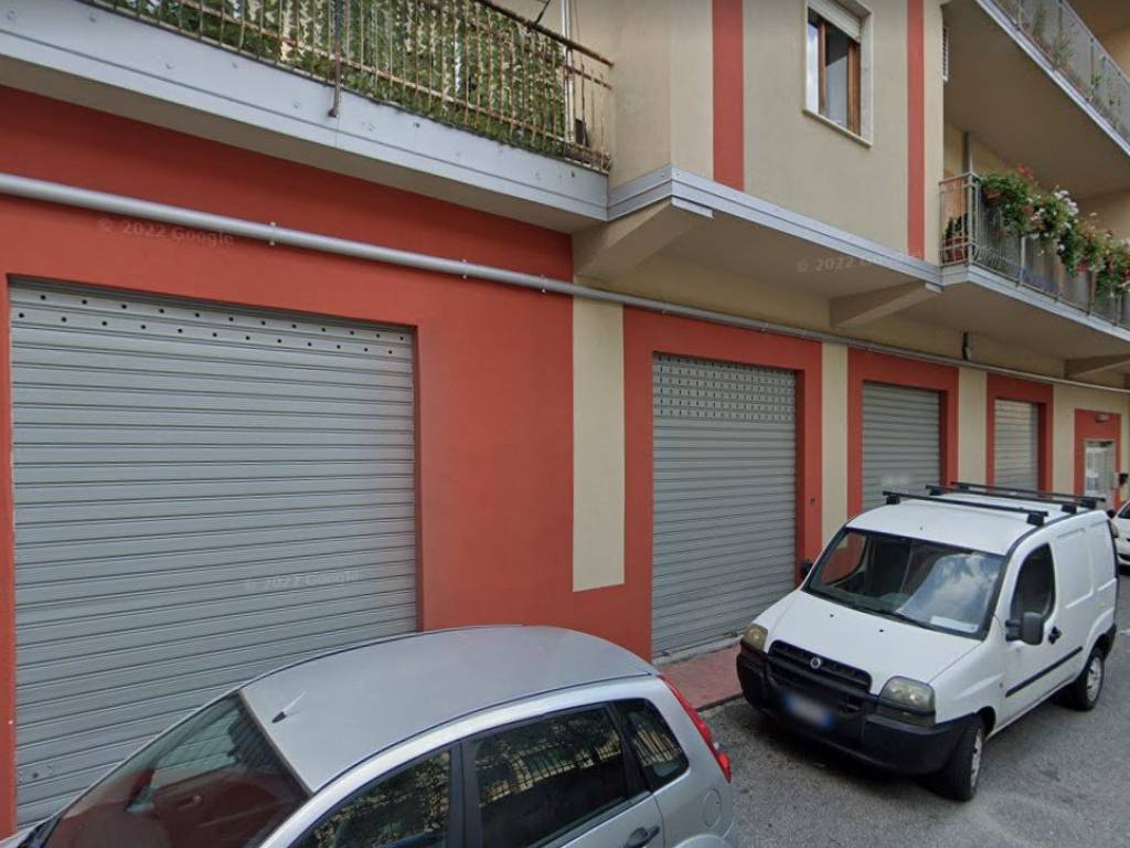 Immobile a Lamezia terme in Viale 1 Maggio, 159 - Foto 3