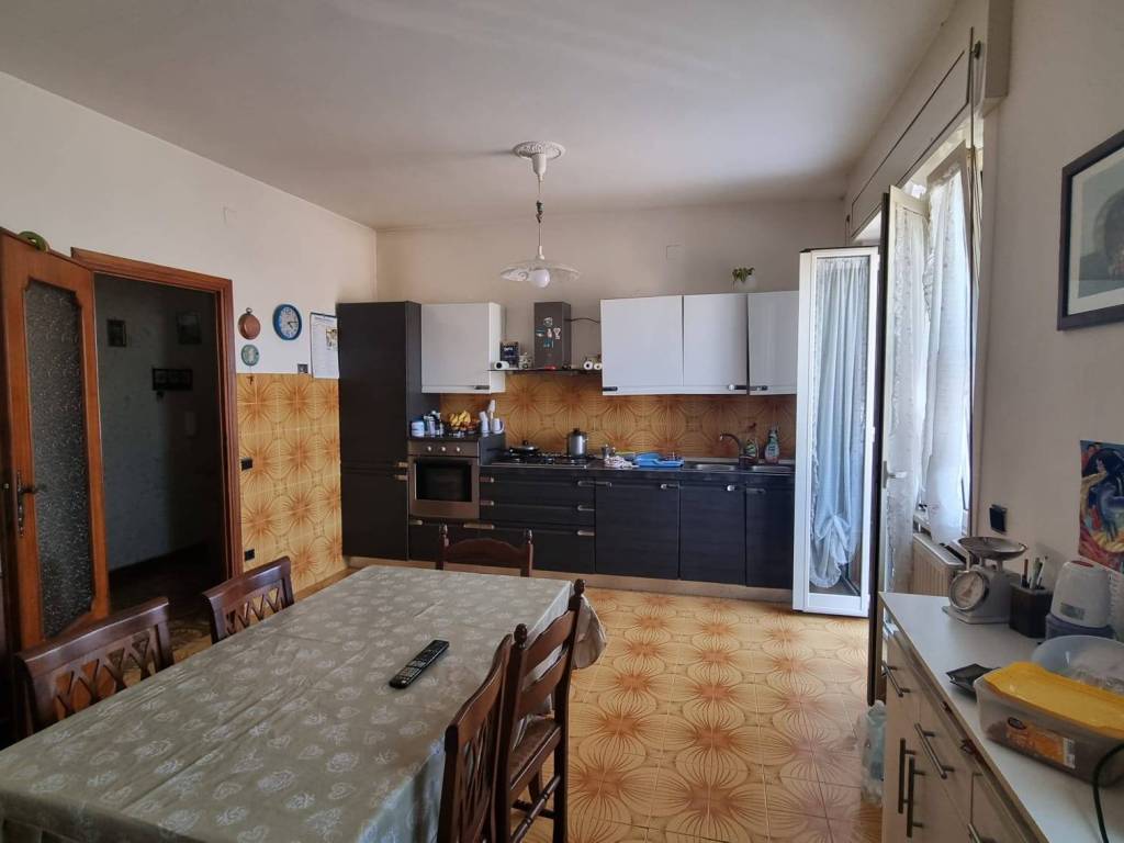 Appartamento a Cisterna di latina in Via Aprilia - Foto 2
