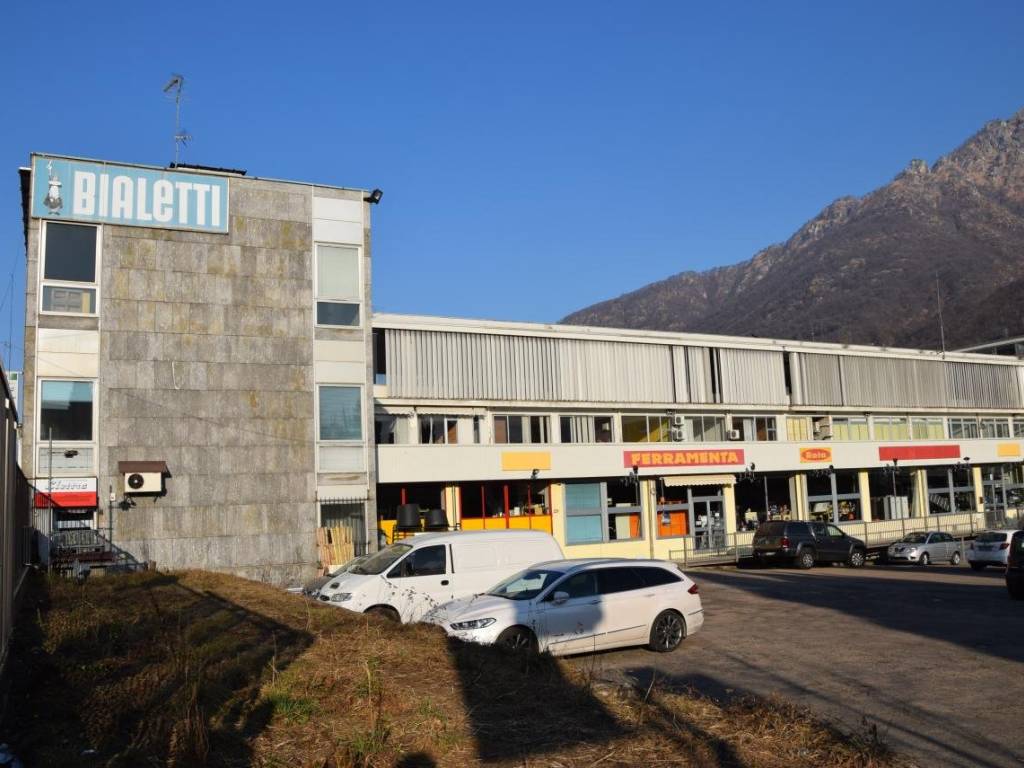 Immobile a Omegna in VIA IV NOVEMBRE, 106 - Foto 2