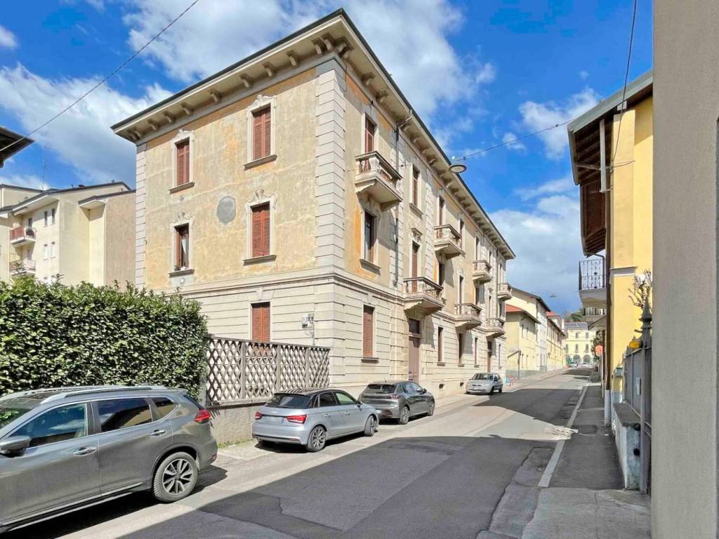 Appartamento a Tradate in Via Alessandro Manzoni, 13 - Foto 5