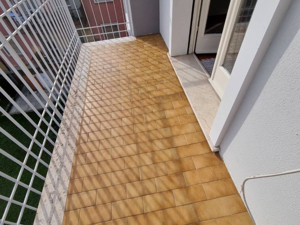 Appartamento a Lonato del garda in Via Luigi Einaudi - Foto 5