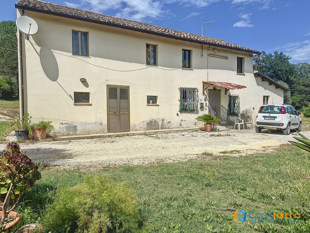 Rustico / casale a Massignano in VIA MONTECANTINO, 37 - Foto 3