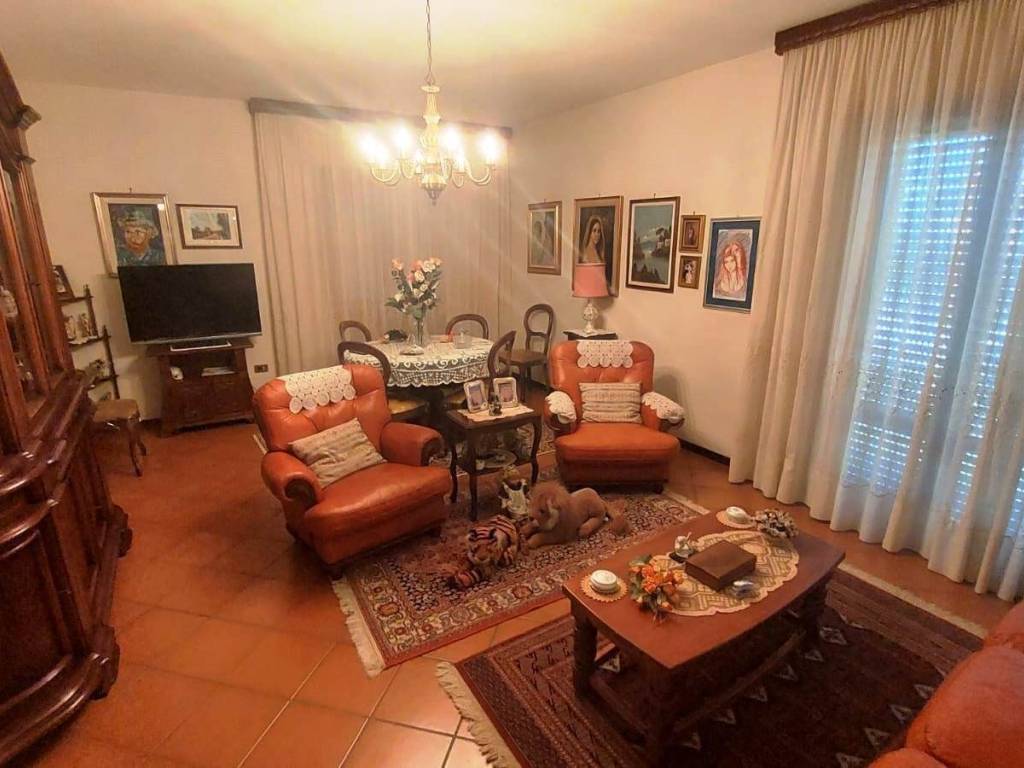 Casa indipendente a Trevi in Via Nuova - Foto 4