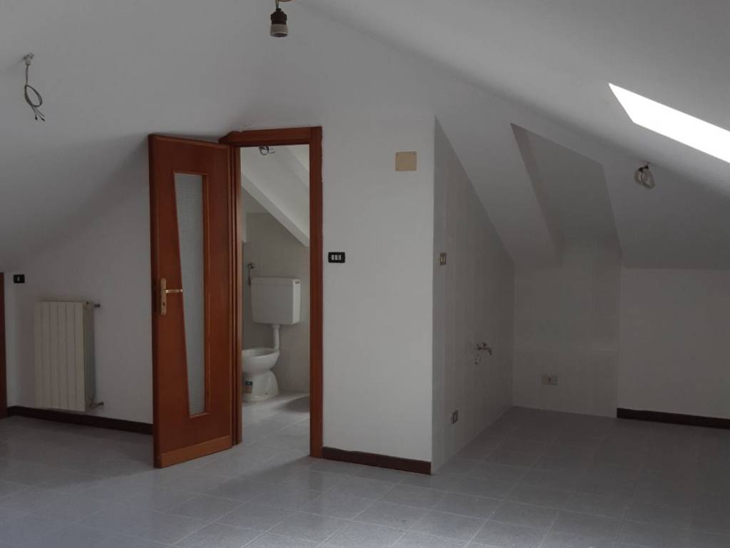 Attico / mansarda a Varazze in Via Giuseppe Scavino, 21 - Foto 4