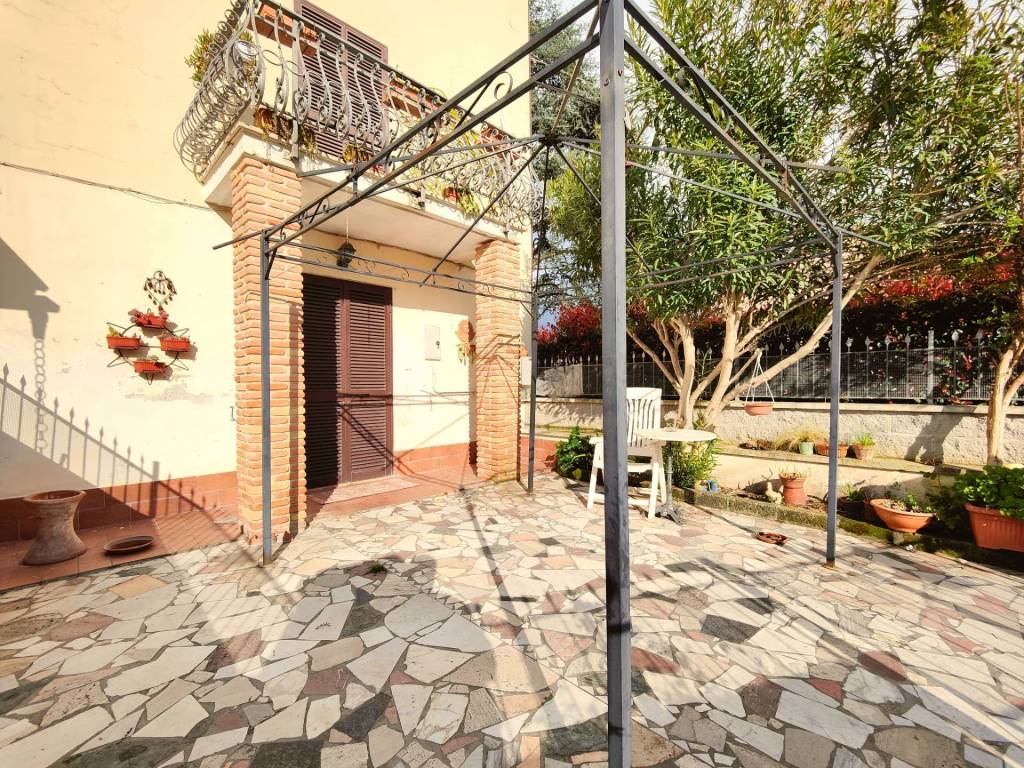 Casa indipendente a San giuliano terme in Via Crescentino Caselli San Giuliano Terme - Foto 2