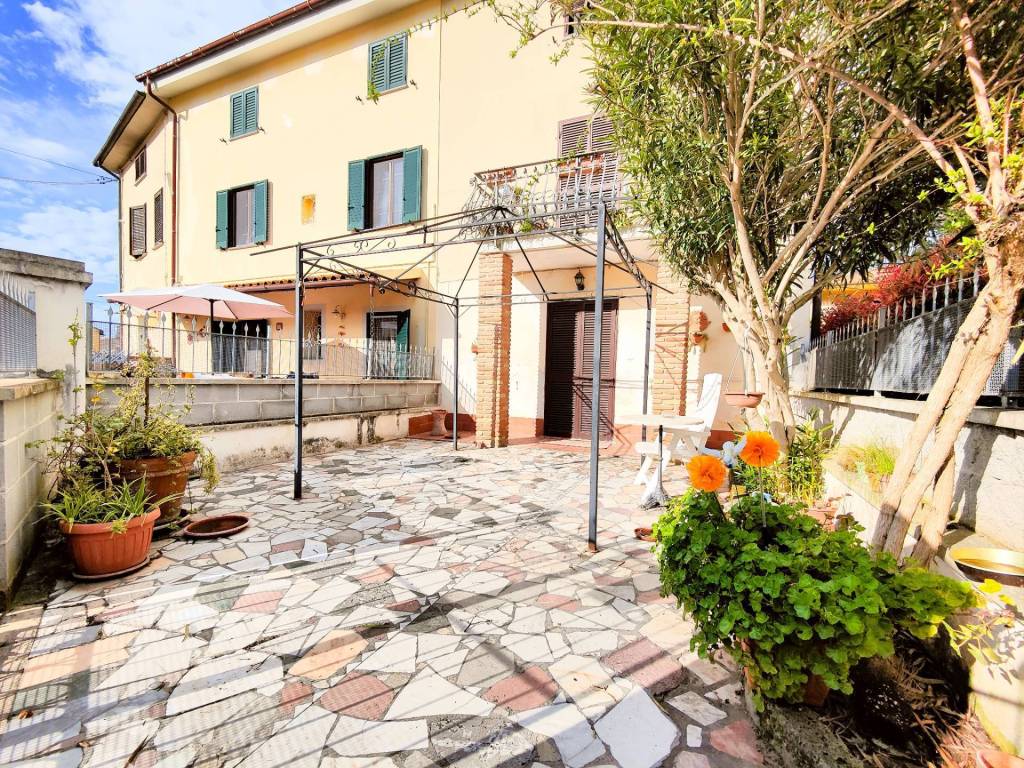 Casa indipendente a San giuliano terme in Via Crescentino Caselli San Giuliano Terme - Foto 3