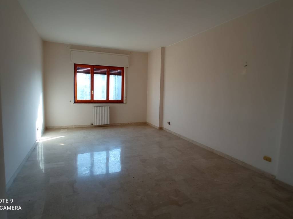 Appartamento a Taranto in Viale Magna Grecia, 104 - Foto 2