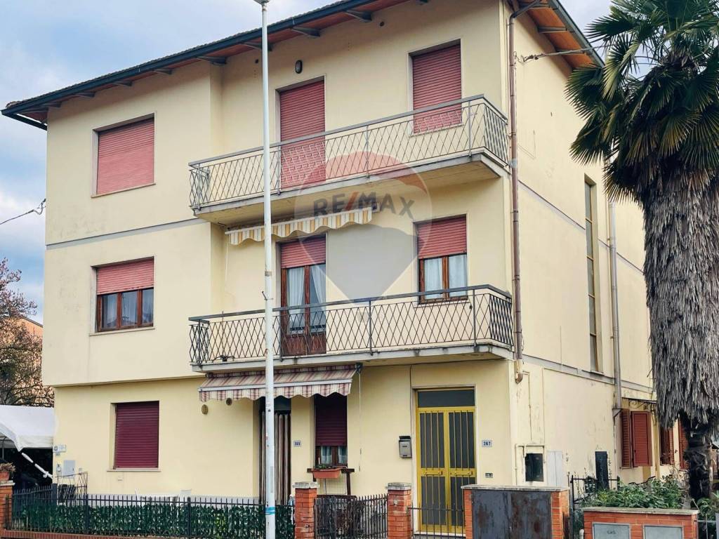 Appartamento a Montevarchi in via Aretina, 59 - Foto 2