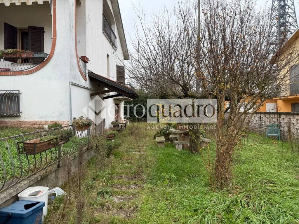 Villa a Serravalle a po in Via Albarello, 7 - Foto 2