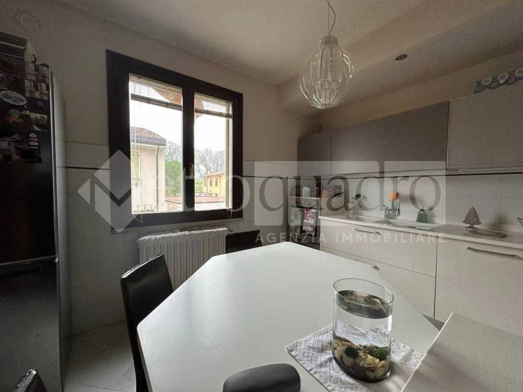 Villa a Ostiglia in Via A. Mantegna, 18 - Foto 3