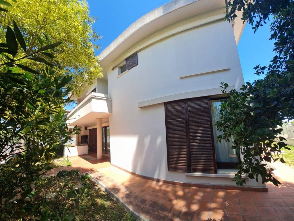 Villa a Misano adriatico in Via Michelangelo - Foto 2