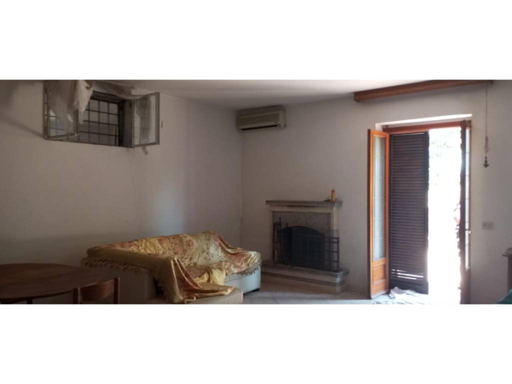 Villa a Aprilia in Via Monviso - Foto 3