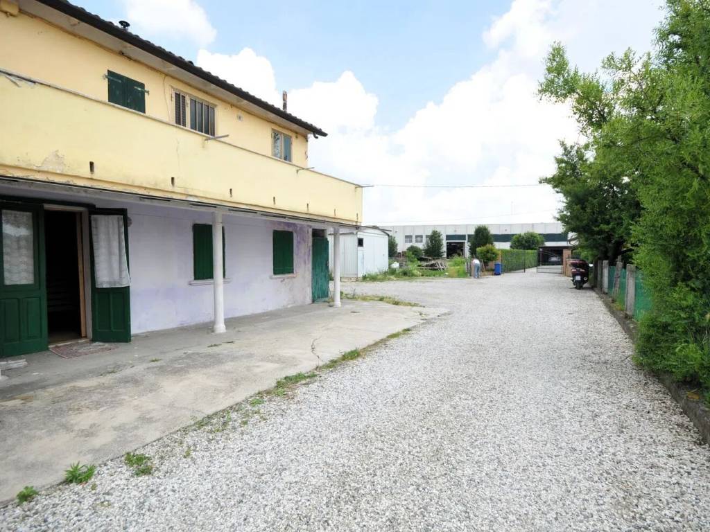 Rustico / casale a Curtarolo in Via Monte Grappa S.N.C. - Foto 5