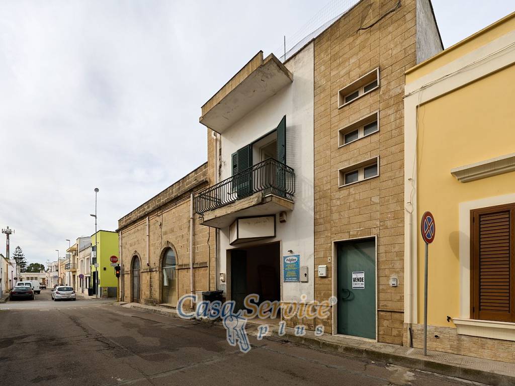 Casa indipendente a Taviano in Via Dante Alighieri - Foto 2