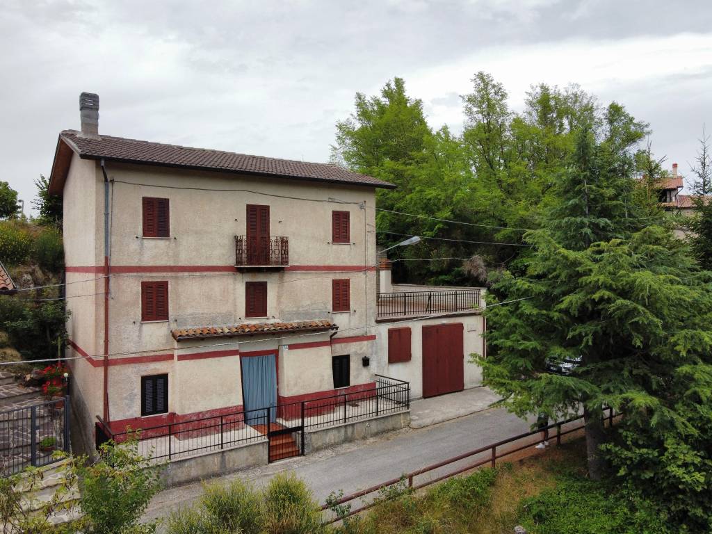 Villa a Pescorocchiano in Via Reotano - Foto 2